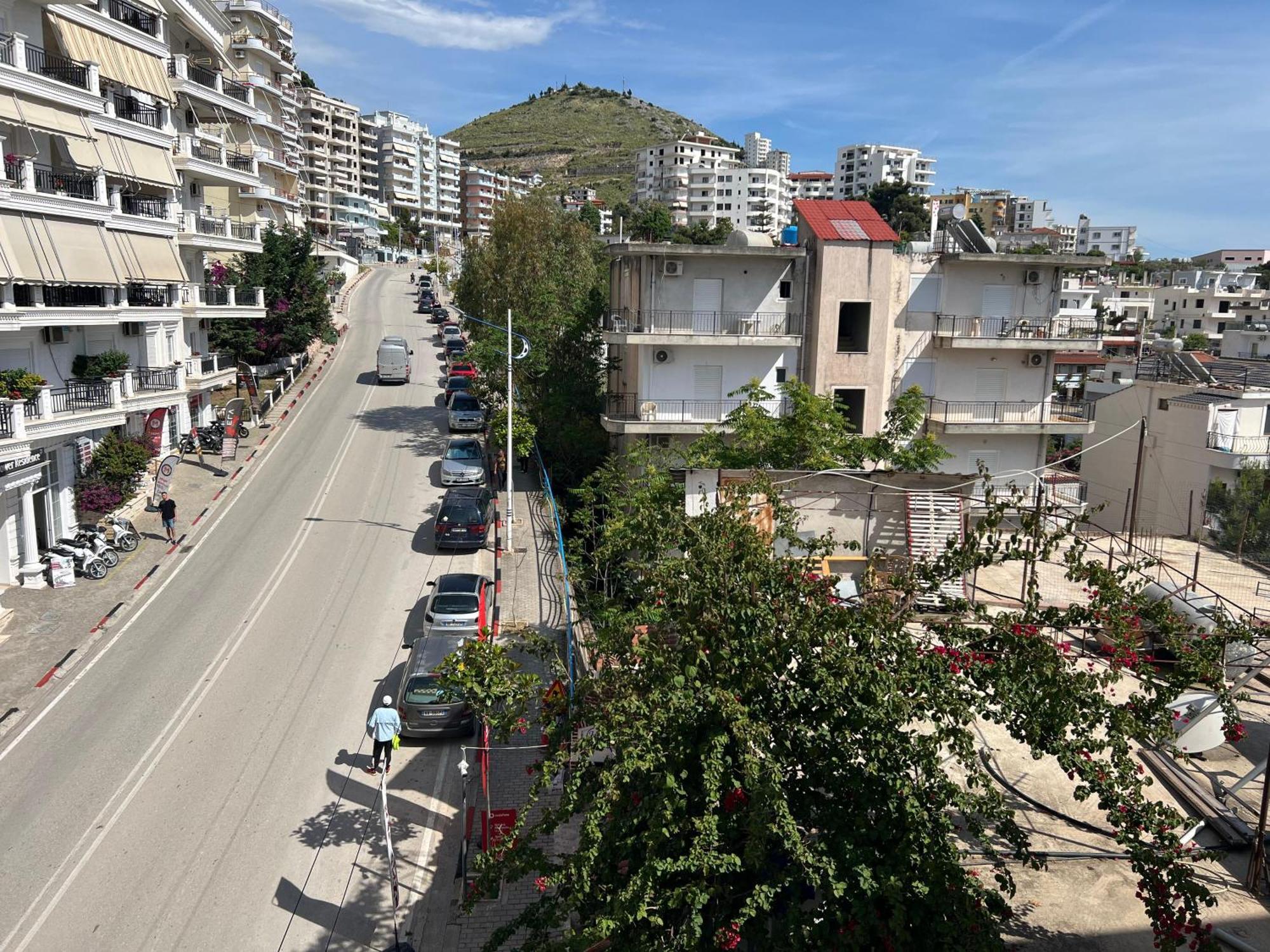 Tulipani Apartments Near Promenade Sarandë エクステリア 写真