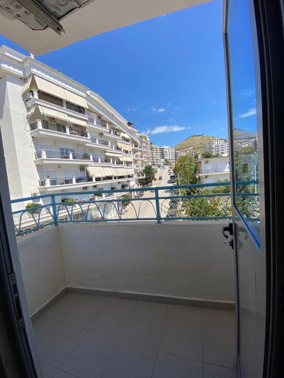 Tulipani Apartments Near Promenade Sarandë エクステリア 写真