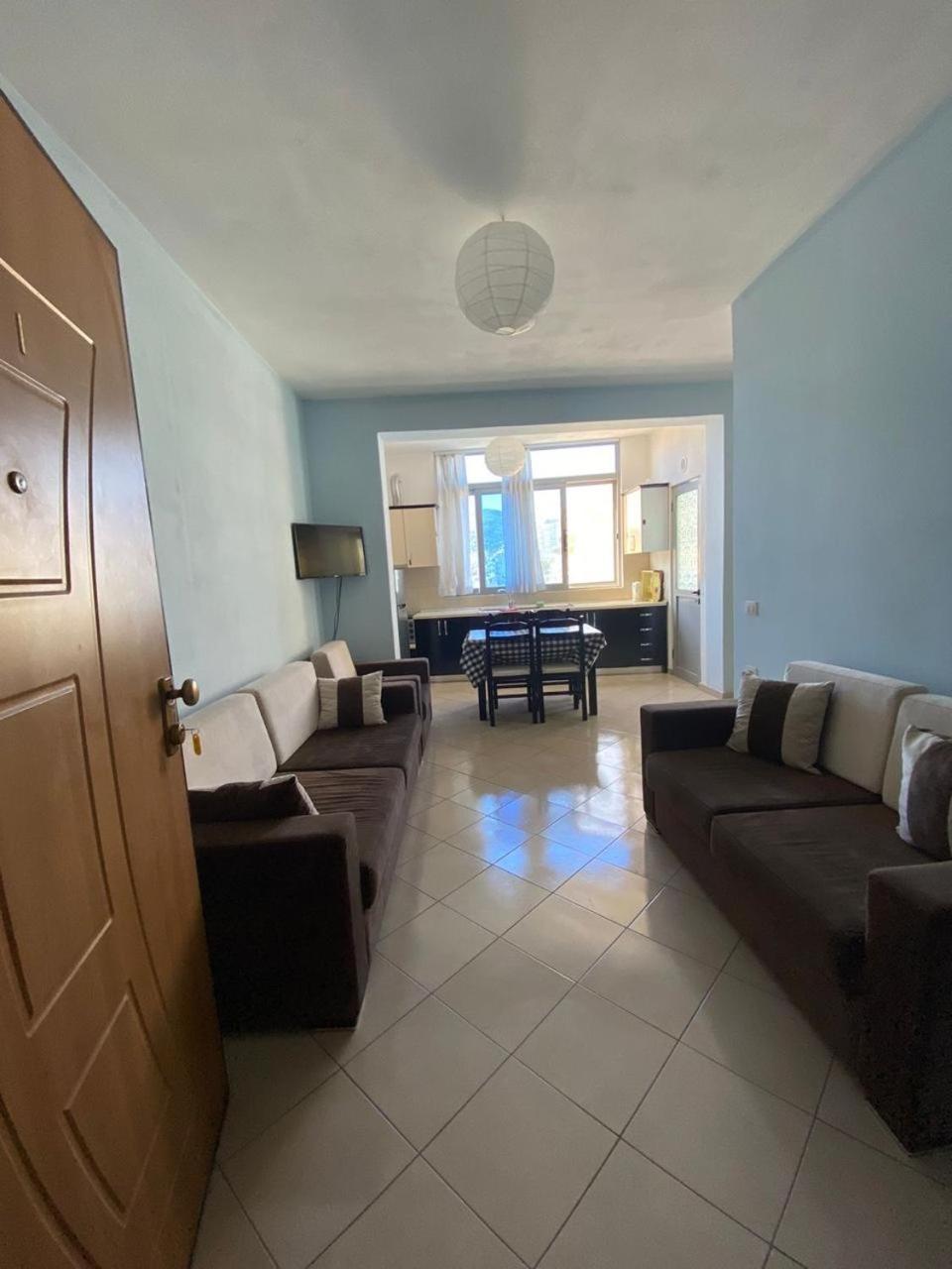 Tulipani Apartments Near Promenade Sarandë エクステリア 写真