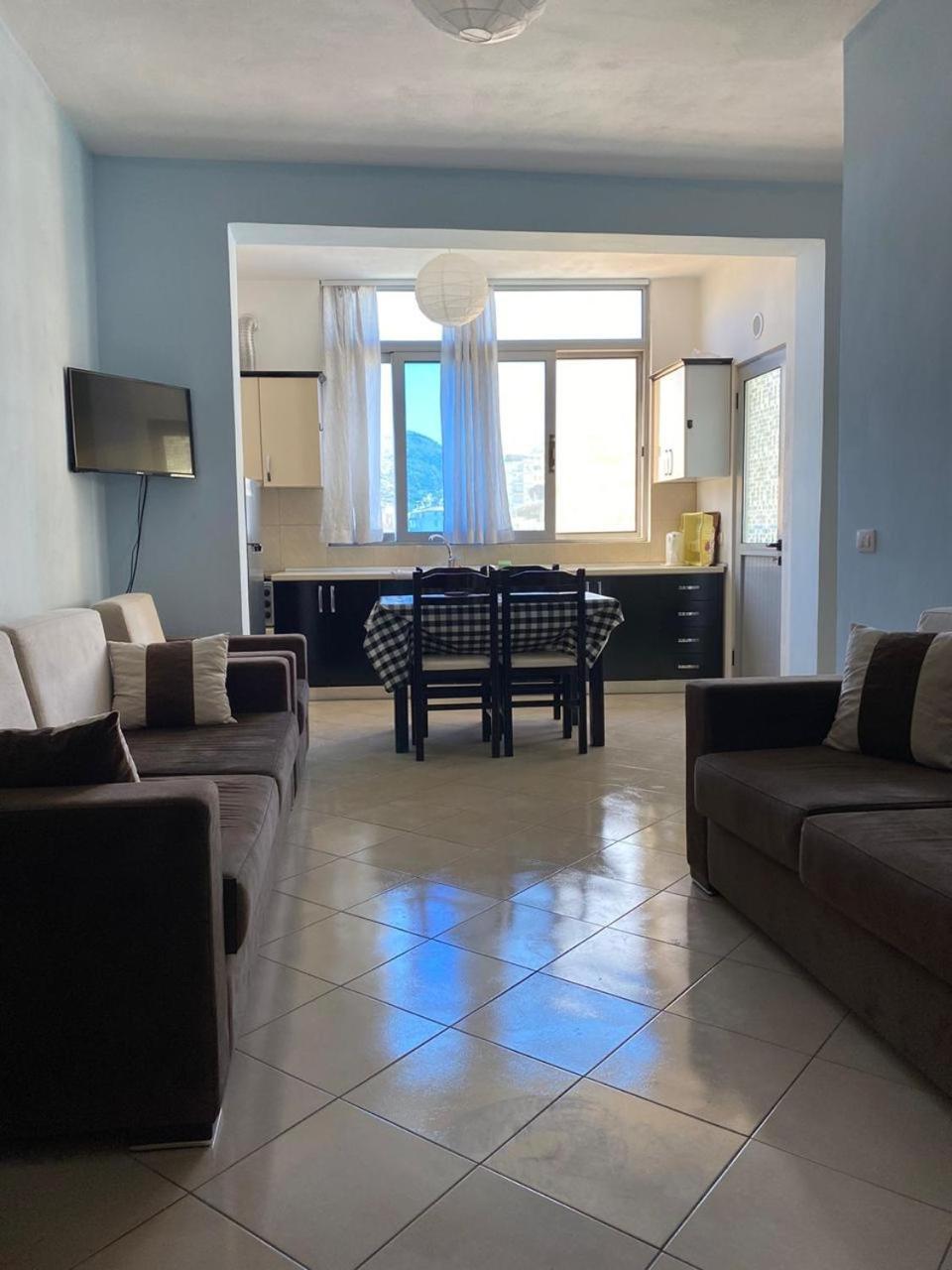 Tulipani Apartments Near Promenade Sarandë エクステリア 写真